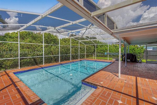 10190 SW 99th Ave, Unincorporated Dade County, Florida 33176, image 1