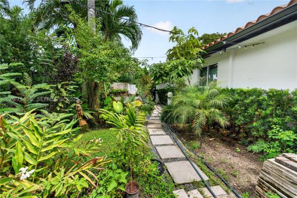 13310 NW 8th St, Unincorporated Dade County, Florida 33182, image 1