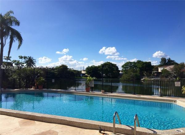 Kings Cove, 1325 W 68th St #514, Hialeah, Florida 33014, image 1
