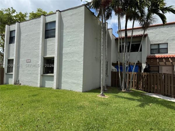 10307 NW 9th St Cir #201-15, Unincorporated Dade County, Florida 33172, image 1