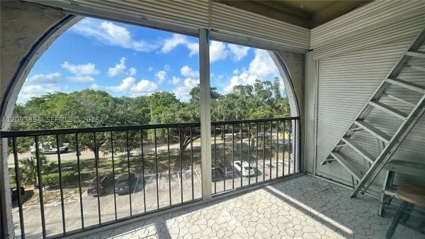 The Lakes Of Inverrary, 3360 Spanish Moss Ter #403, Lauderhill, Florida 33319, image 1