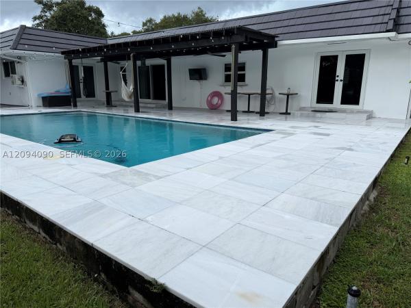 2215 NE 204th St, Unincorporated Dade County, Florida 33180, image 1