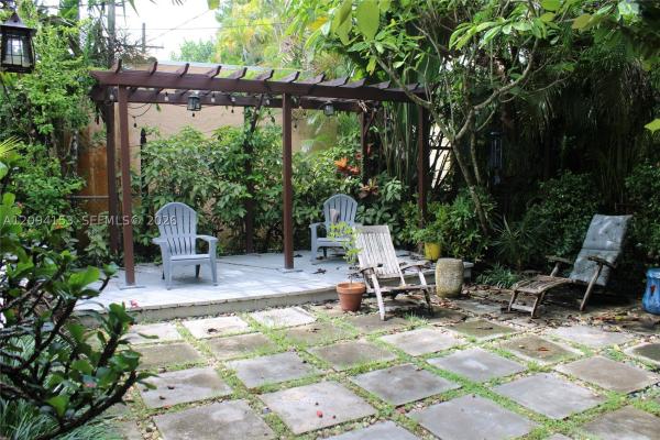 Granada, 613 Navarre Ave, Coral Gables, Florida 33134, image 1