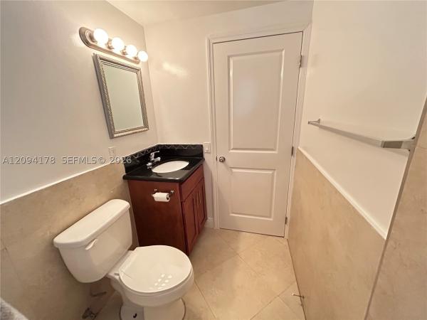 Fairgreen, 2880 Pine Tree Dr #7, Miami Beach, Florida 33140, image 1