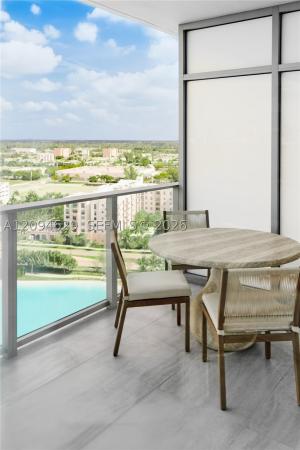2411 Laguna Cr #907, Miami, Florida 33181, image 1