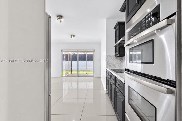 616 NE 195th St, Unincorporated Dade County, Florida 33179, image 1