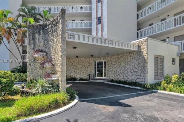 Golden View, 3181 S Ocean Dr #108, Hallandale Beach, Florida 33009, image 1