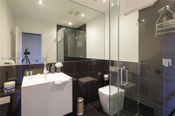 560 Michigan Ave, Miami Beach, Florida 33139, image 1