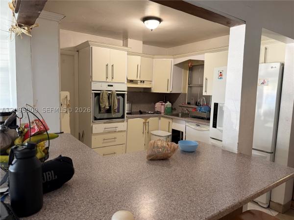1821 SW 92nd Ct, Unincorporated Dade County, Florida 33165, image 1