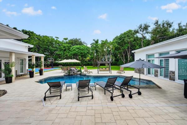 Mango Terrace, 6750 SW 74th St, South Miami, Florida 33143, image 1