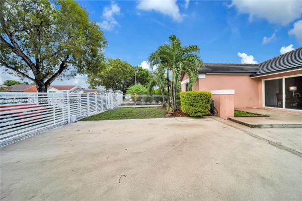 Leslie Lake North, 20273 NW 32nd Ave, Miami Gardens, Florida 33056, image 1