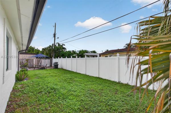Pompano Beach Estates, 2545 SE 2nd Ct, Pompano Beach, Florida 33062, image 1