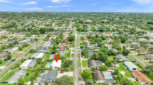10511 SW 53rd St, Unincorporated Dade County, Florida 33165, image 1