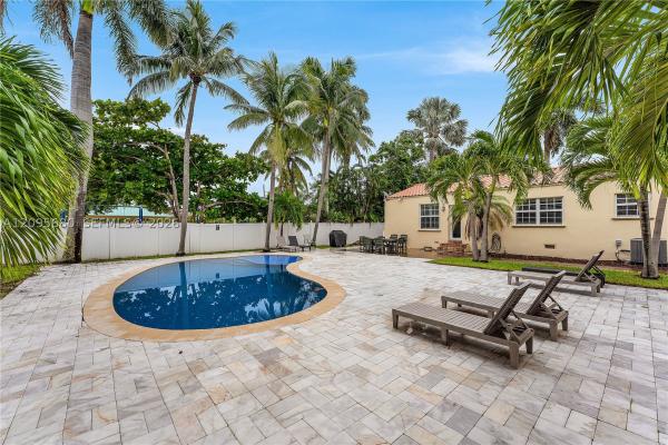 Hollywood Lakes, 711 Tyler St, Hollywood, Florida 33019, image 1