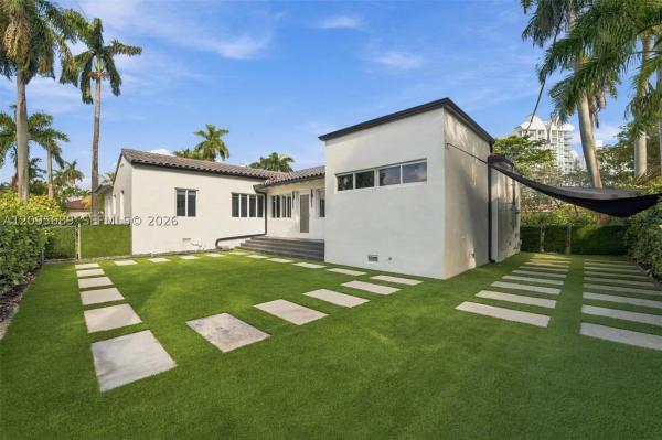 North Bay Island, 7821 Coquina Dr, North Bay Village, Florida 33141, image 1