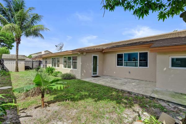 20102 NW 62nd Ave, Hialeah, Florida 33015, image 1