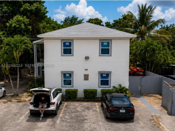Brickell Riverview, 960 SW 7th St, Miami, Florida 33130, image 1