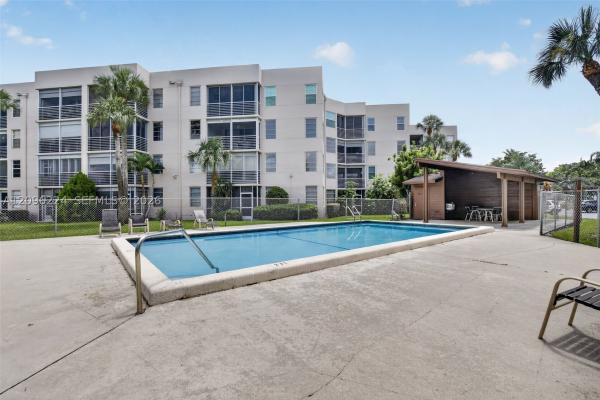 Sabal Palm Of Pine Island Ridge, 1931 Sabal Palm Dr #203, Davie, Florida 33324, image 1