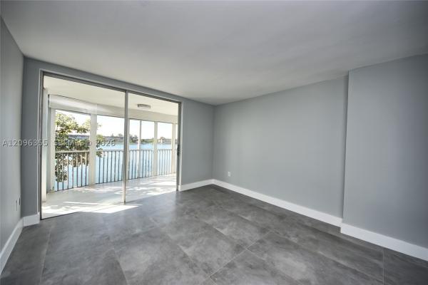 1660 NE 191st St #309-1, Unincorporated Dade County, Florida 33179, image 1