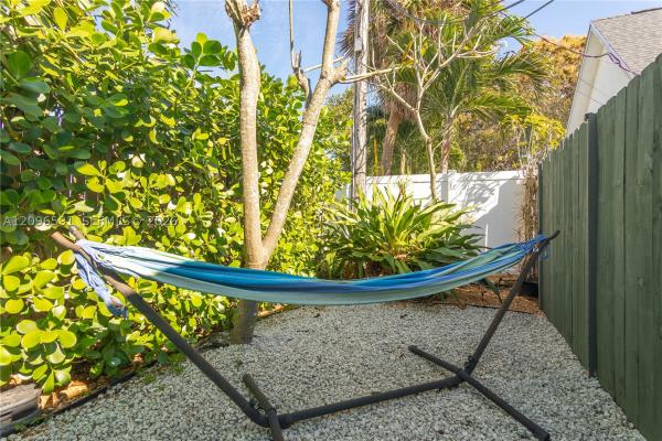Norfolk Gardens, 735 NE 15th St #1-4, Fort Lauderdale, Florida 33304, image 1