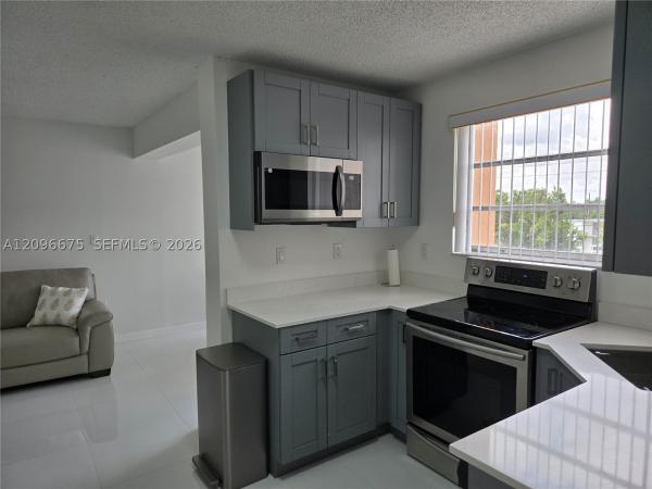 325 NW 72nd Ave #301, Unincorporated Dade County, Florida 33126, image 1