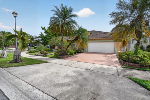 14639 SW 159th Pl, Unincorporated Dade County, Florida 33196, image 1