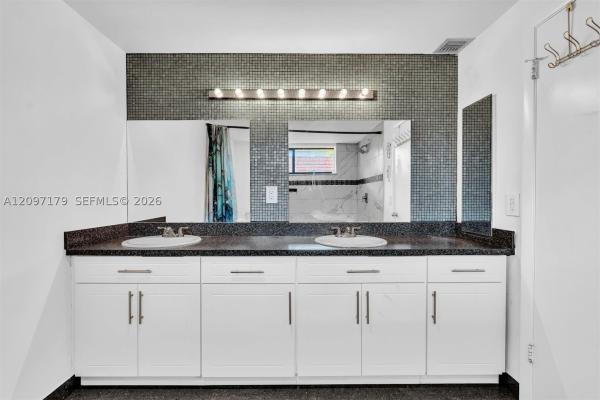 770 NE 199th St #204F, Unincorporated Dade County, Florida 33179, image 1