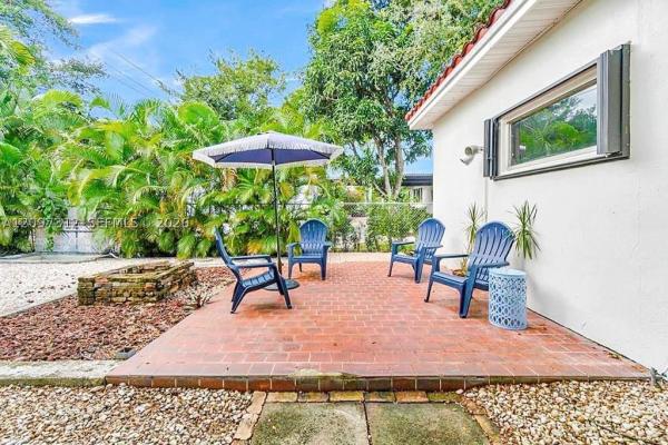Country Club Estates, 364 Navarre Dr, Miami Springs, Florida 33166, image 1