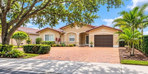 Florinda Estates, 8846 NW 139th St, Miami Lakes, Florida 33018, image 1