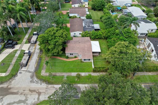 Gulfstream Estates, 925 NE 4th St, Hallandale Beach, Florida 33009, image 1