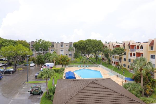7815 Camino Real #I-414, Unincorporated Dade County, Florida 33143, image 1