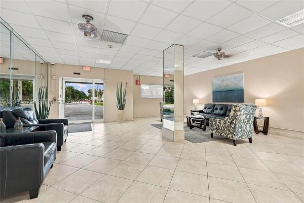 Victoria Park Tower, 900 NE 18th Ave #304, Fort Lauderdale, Florida 33304, image 1