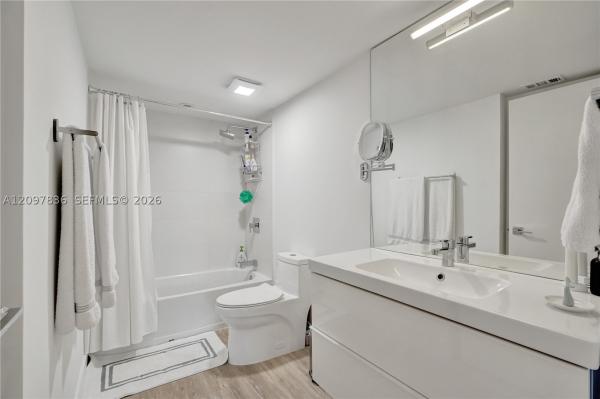 Admirals Port East, 2851 NE 183rd St #211E, Aventura, Florida 33160, image 1