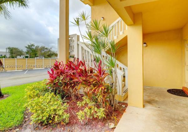Oak Hills, 5160 SW 40th Ave #26D, Dania Beach, Florida 33314, image 1