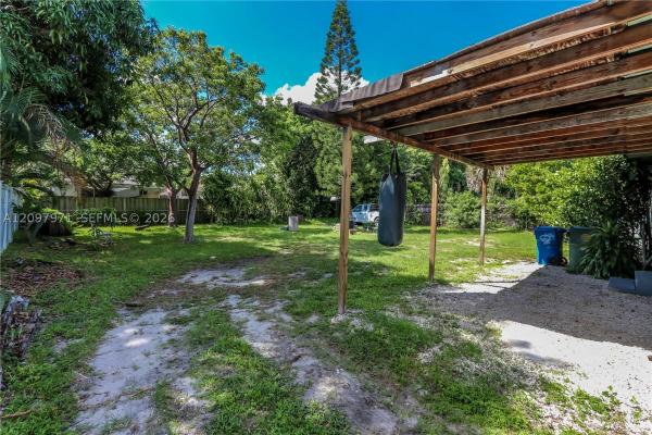 Central Oakland Park, 1056 NE 34th Ct, Oakland Park, Florida 33334, image 1
