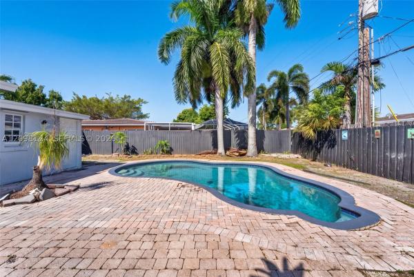 Twin Lakes North, 1301 NW 45th St, Fort Lauderdale, Florida 33309, image 1
