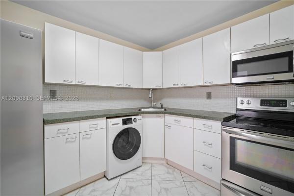 Commodore Plaza Tower, 2750 NE 183rd St #PH-06, Aventura, Florida 33160, image 1