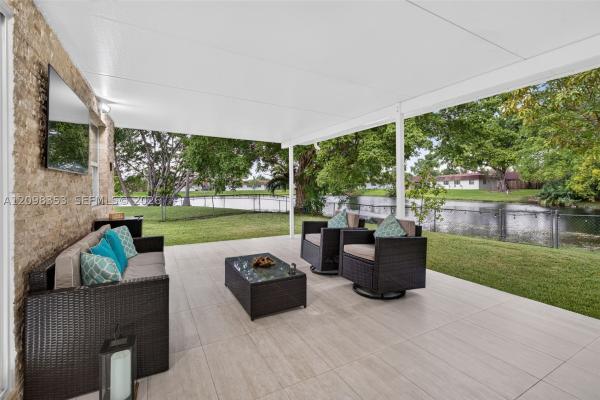 Oakwood At Springtree, 4904 NW 96th Ave, Sunrise, Florida 33351, image 1