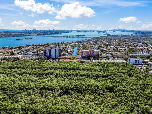 Parkview Villas, 2461 NE 135th St, North Miami, Florida 33181, image 1