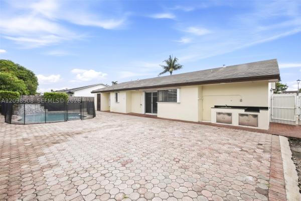 6671 NW 199th St, Hialeah, Florida 33015, image 1
