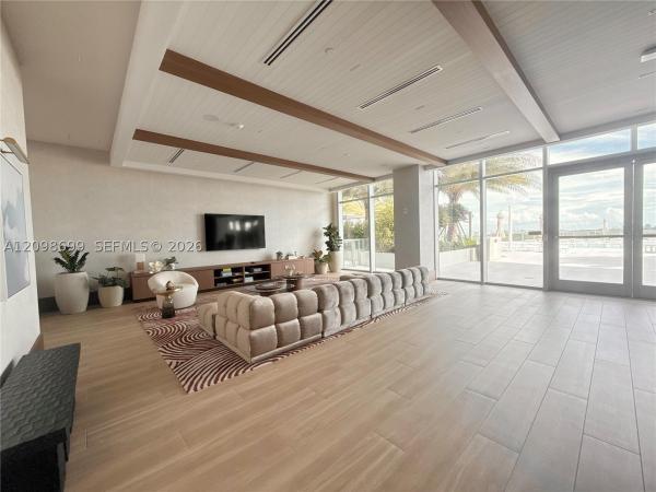 2411 Laguna Cir #901, North Miami, Florida 33181, image 1