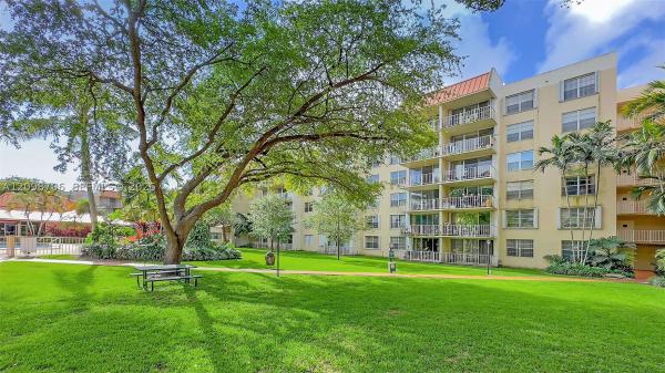 13120 SW 92nd Ave #B-412, Unincorporated Dade County, Florida 33176, image 1