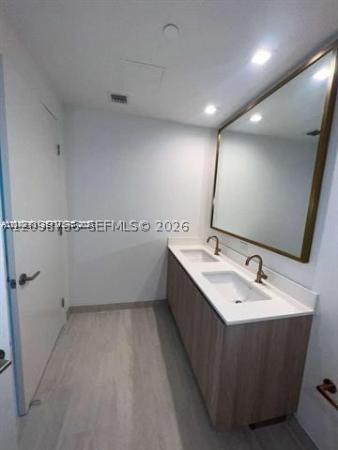 77 SE 5th St #1605, Miami, Florida 33131, image 1