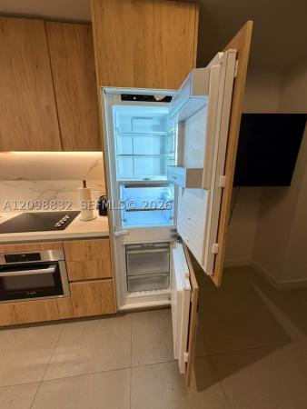 11 NE 6th St #406, Miami, Florida 33132, image 1