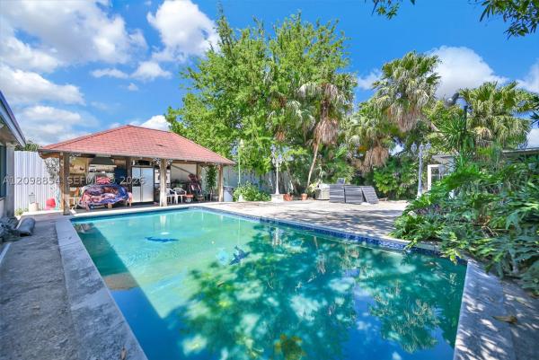 1425 SW 78th Ave, Unincorporated Dade County, Florida 33144, image 1