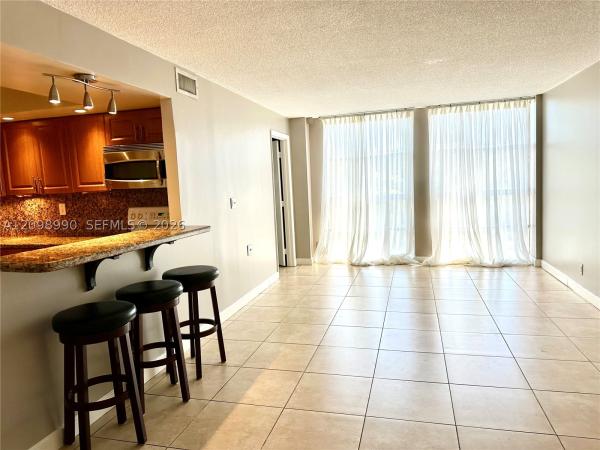 De Soto Park North, 2101 Atlantic Shores Blvd #408, Hallandale Beach, Florida 33009, image 1