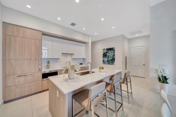 153 N Seabreeze #403, Fort Lauderdale, Florida 33304, image 1