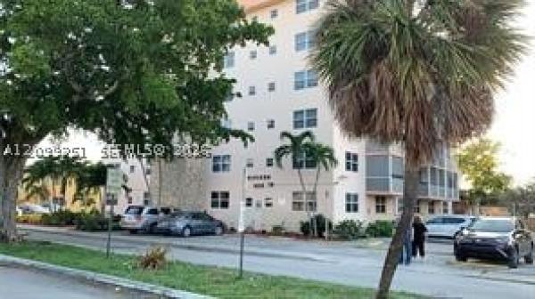 Dixiana, 1830 Dixieanna St #605, Hollywood, Florida 33020, image 1