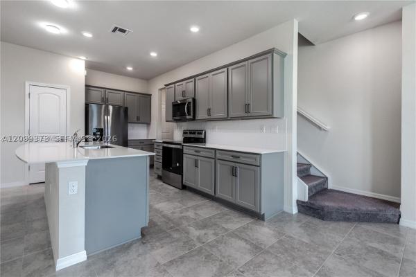 Oak Tree, 2126 N Appleton Cir N #2126, Oakland Park, Florida 33309, image 1