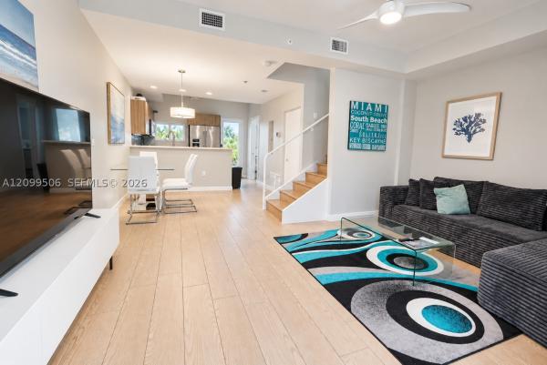 D Gems, 619 Meridian Ave #4, Miami Beach, Florida 33139, image 1